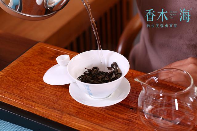 泡一杯茶一般用几克茶叶合适呢,泡好的茶放什么好喝