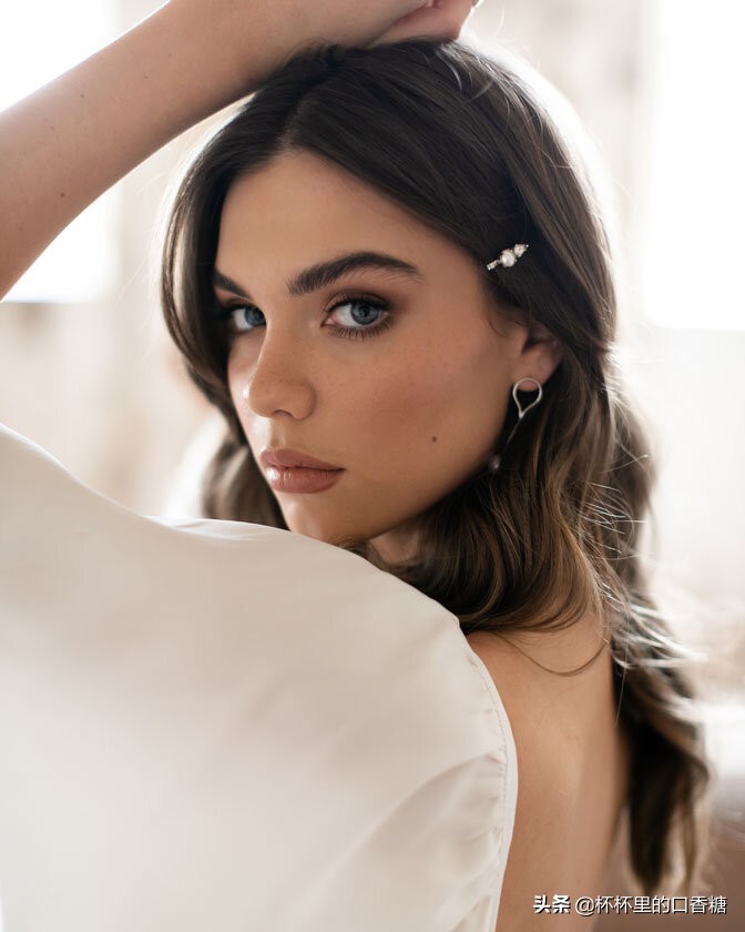 浪漫唯美顶上装饰，让澳头饰品牌ChristieMillinery伴你走向幸福