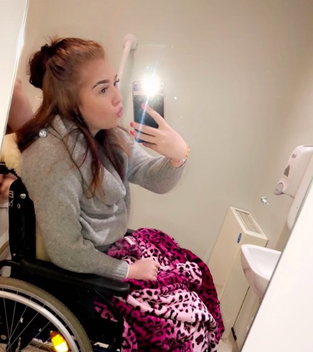 美国16岁女孩被推下20米高桥,英国女孩18岁被朋友杀害