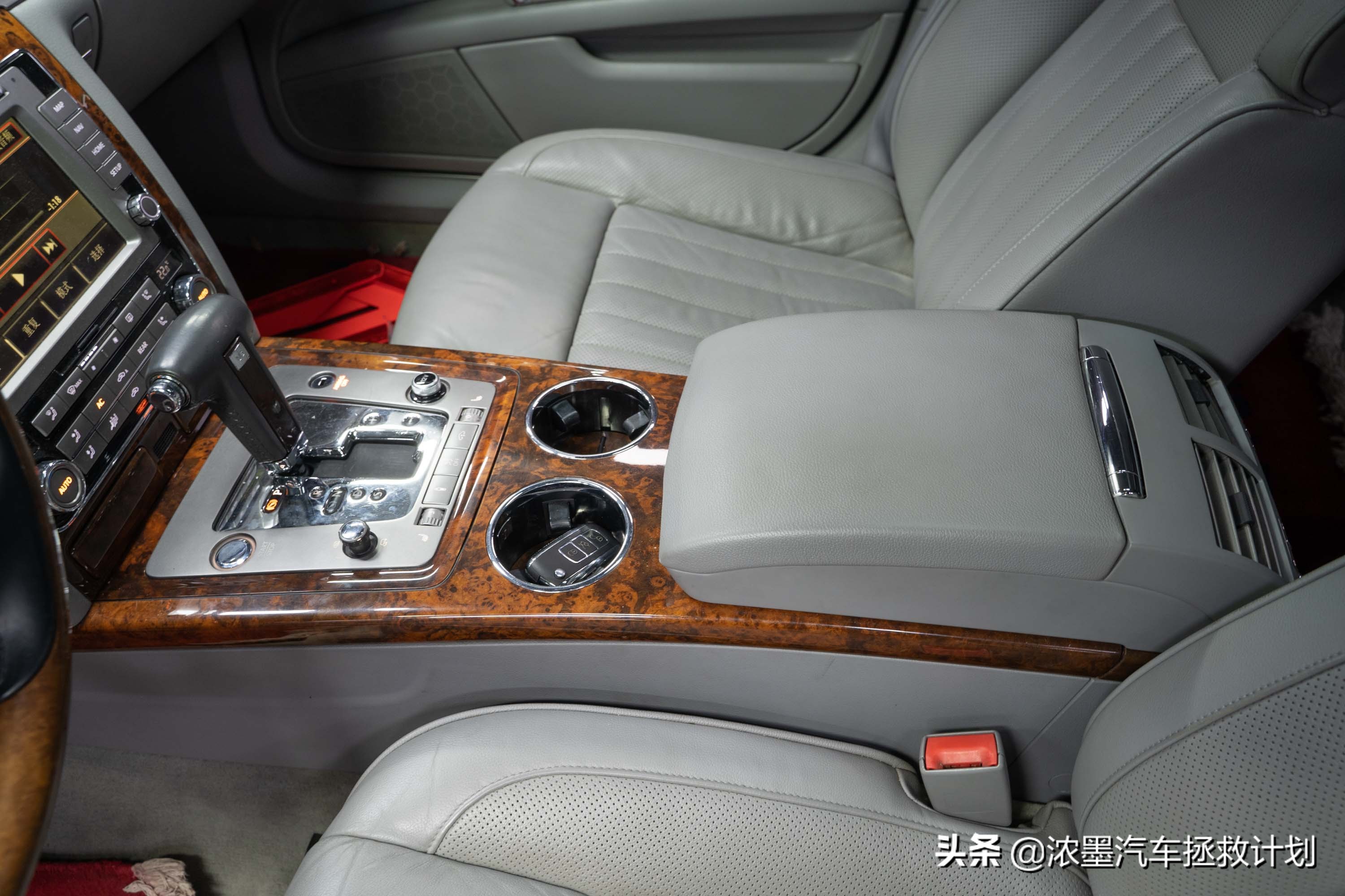 大众辉腾vr6,德系老款大众辉腾