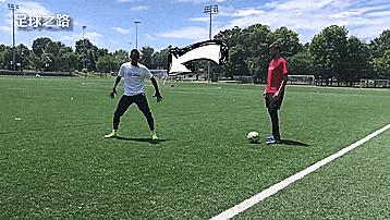 防守队员能否伸展手臂来防守,可以防守一切拳法的防守技巧