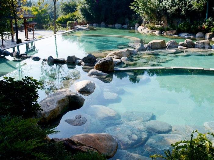 昆明弥勒温泉推荐,弥勒湖泉温泉五一