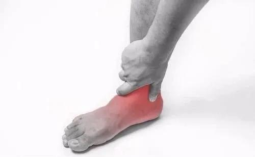 小孩玩多了脚酸脚痛怎么回事,小孩子玩着玩着就脚痛