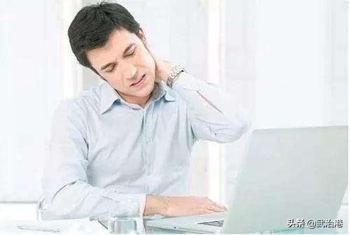 高低肩怎么自我矫正学会这几招,高低肩怎么自我矫正健身