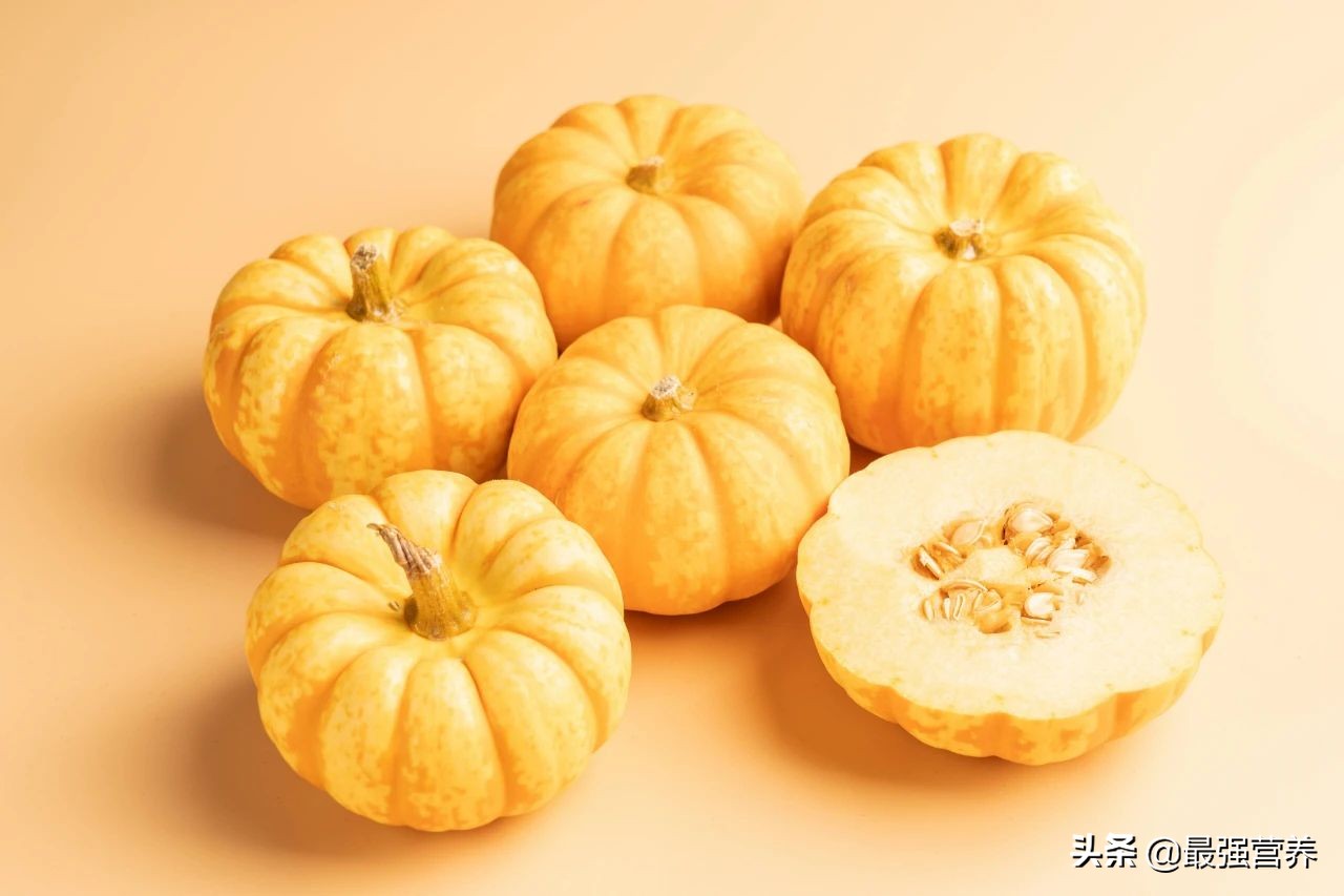吃南瓜皮肤变黄是怎么回事,长期吃南瓜皮肤会变黄怎么回事