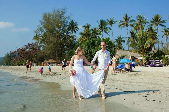 全球最适合蜜月旅行十大海岛,十大海岛度假胜地