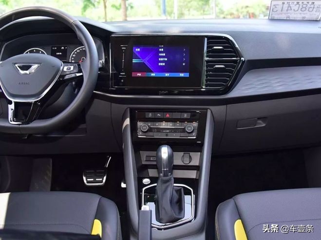 日产劲客和奇骏大小对比,日产劲客与日产蓝鸟空间对比