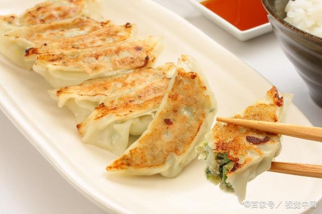 煎饺皮薄脆的做法,香煎饺子做法大全图解