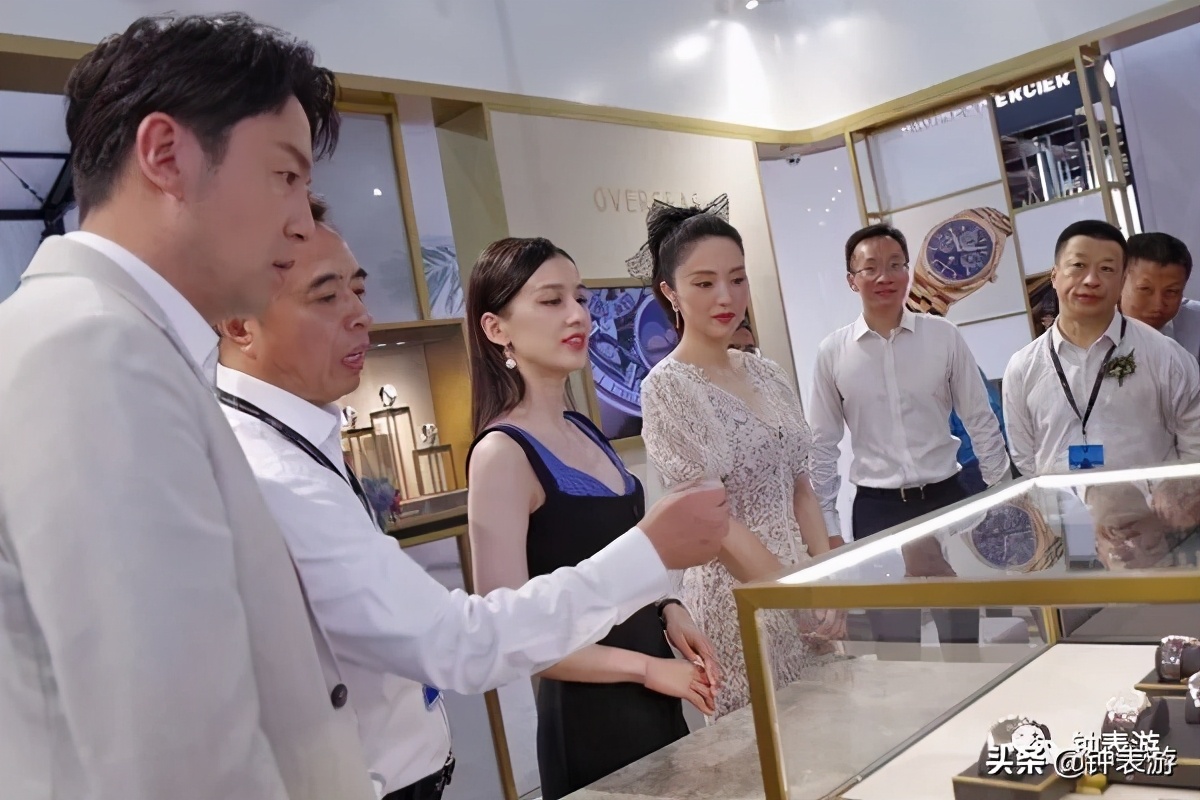 三亚免税城买什么表最合适,一万多在三亚免税店买什么样的表