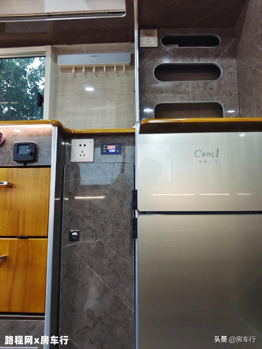 东风四驱挑战者越野房车试驾视频,东风挑战者四驱越野房车