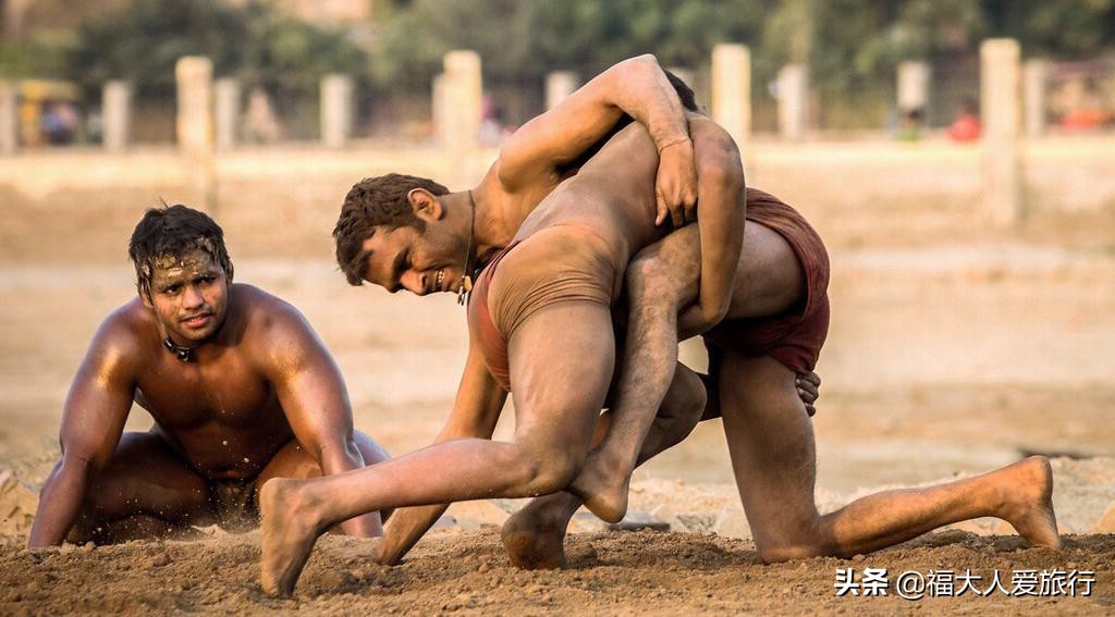 印度传统库什蒂表演者，泥坑里面讨生活，每天除了训练还是训练