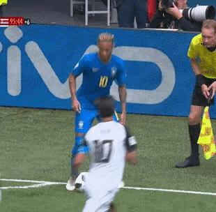 足球场激情对抗,现役11人最强足球球员组成的阵容