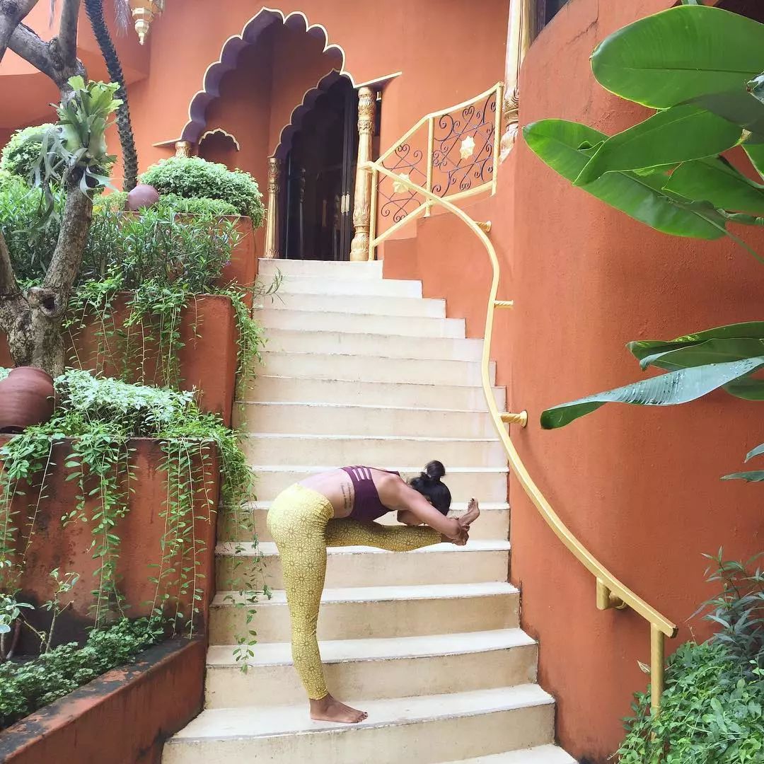 预防冬日“老寒腿”，瑜伽教你几招，双腿美丽还暖和