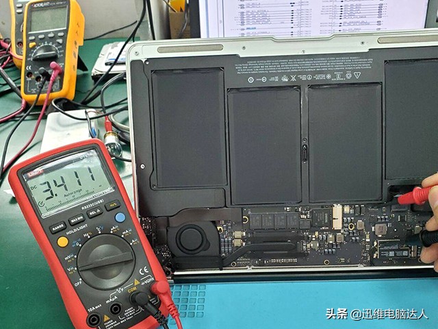 a1466进系统死机,苹果a1466花屏死机