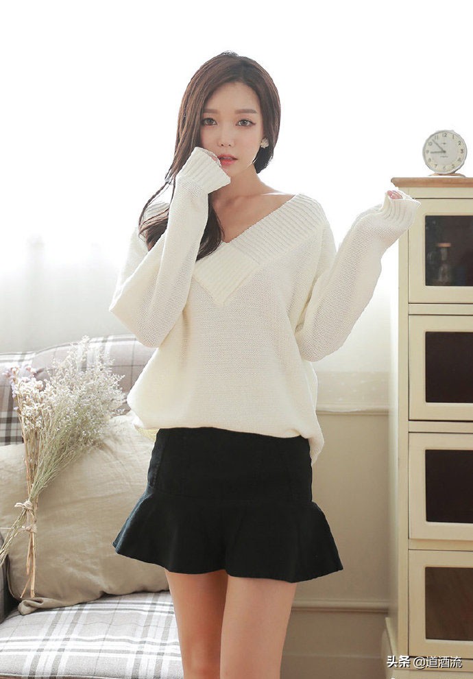 黑色慵懒大毛衣大v领,慵懒气质v领毛衣