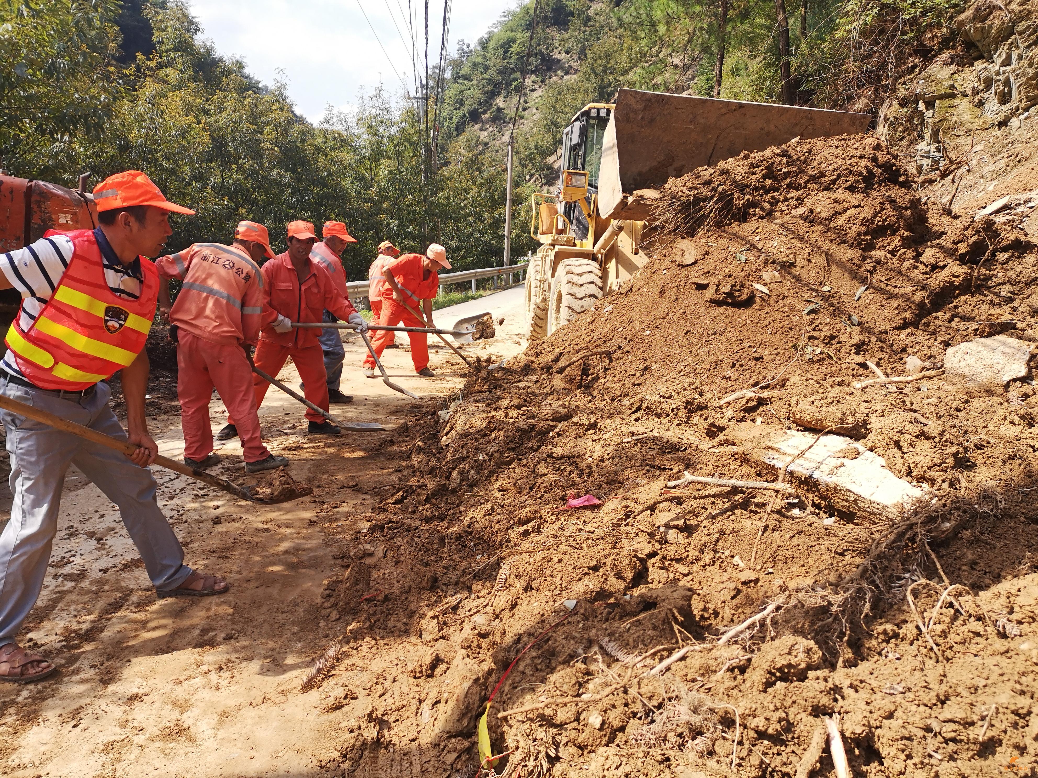 他们都是最可敬的人,致敬公路人的事迹