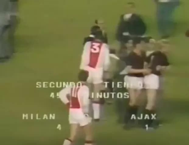 ac米兰红黑什么意思,红黑军团ac米兰后防那么强吗