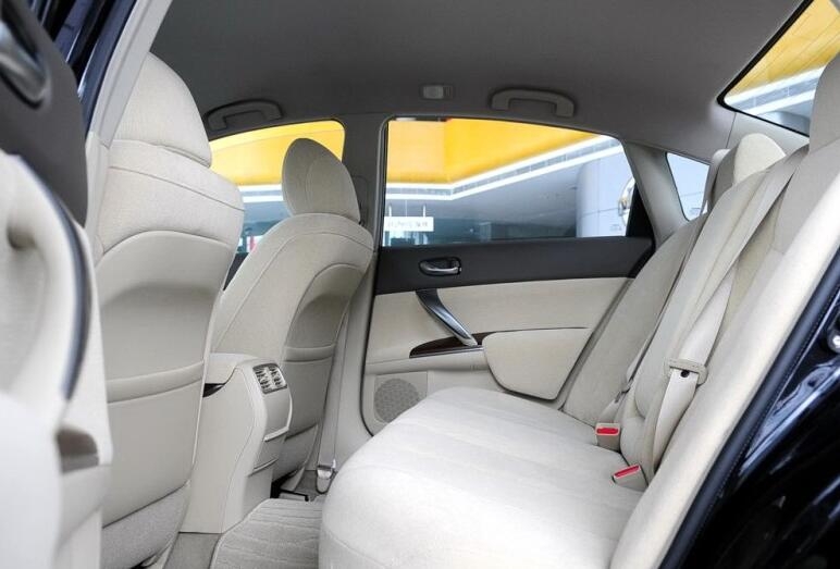 14.98万的日产天籁可以买吗,09年上牌日产天籁2.5能卖多少钱