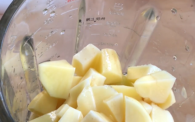 家庭版土豆淀粉的做法,自制简易土豆淀粉的配方