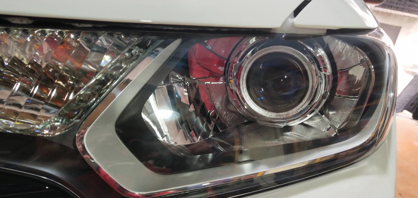 本田飞度升级车灯多少钱,本田飞度升级海拉五双光透镜