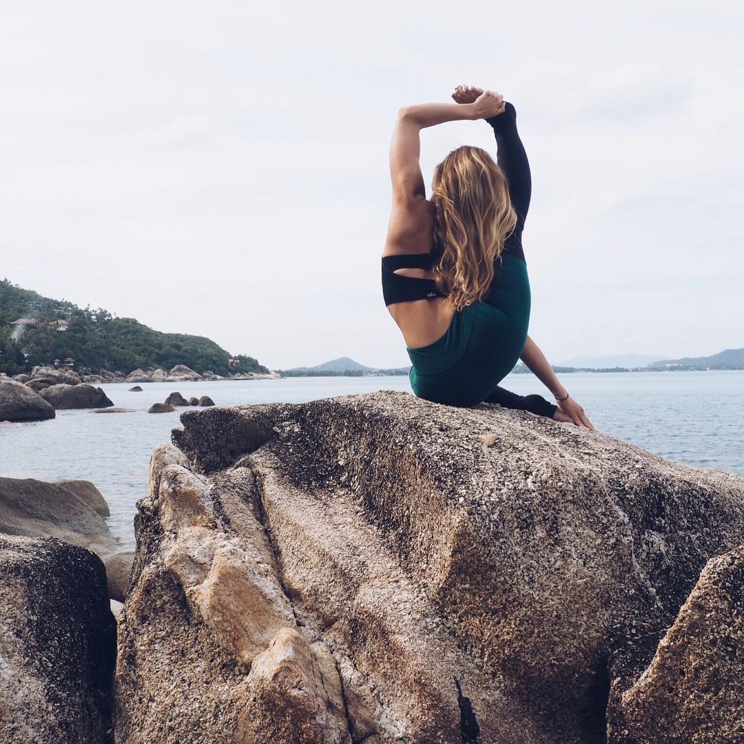 腹部扭转,练腹部动作可以促进肠胃蠕动吗