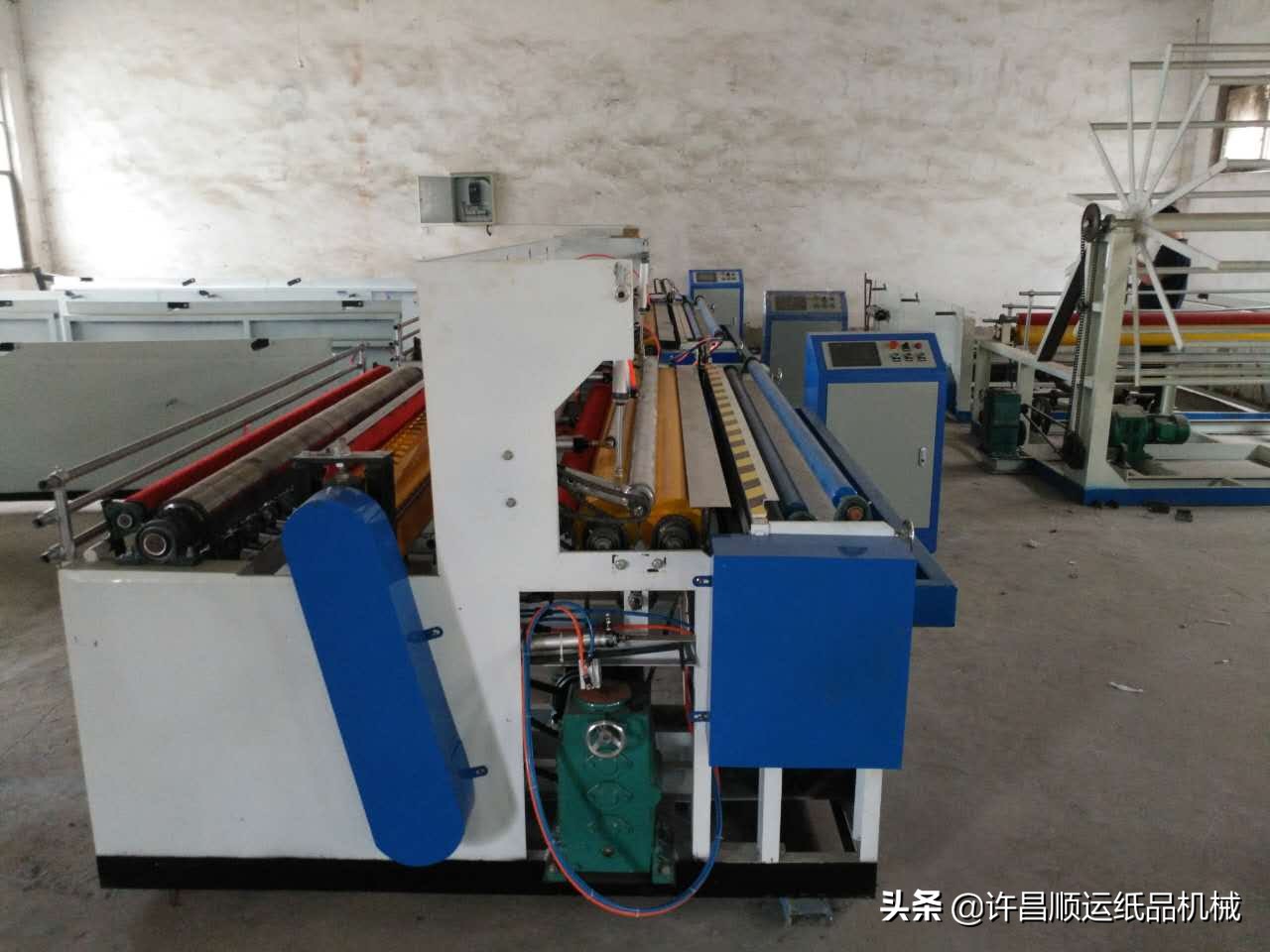 生产加工卫生纸的机器一套多少钱,全自动卫生纸复卷机批发