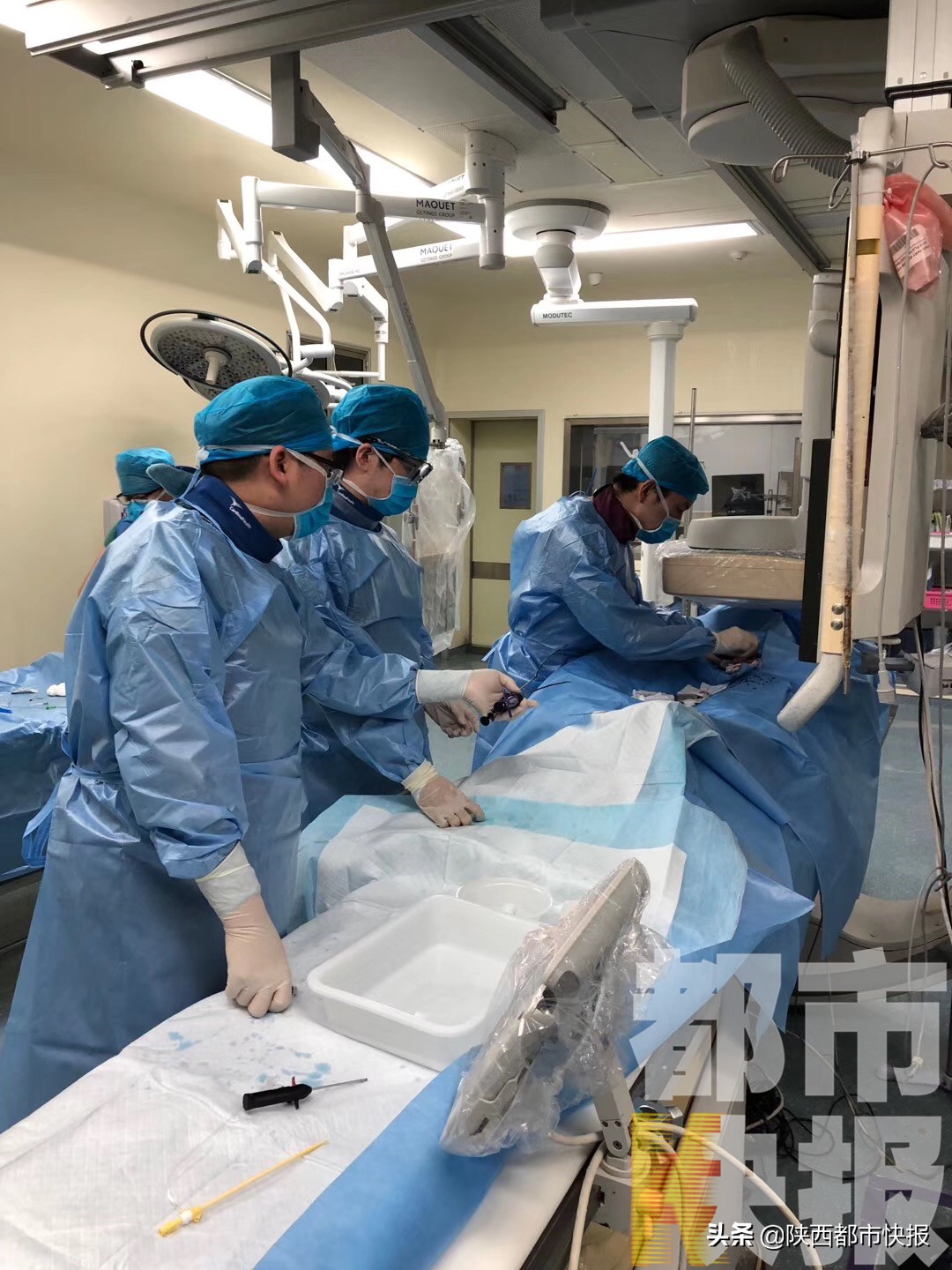 男子动脉破裂大量出血被交警救助,男子股动脉破裂大出血