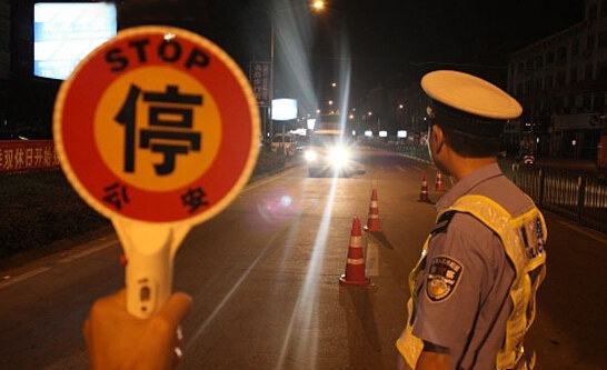 开车忘带驾驶证这算无证驾驶吗,交警开车忘记拿驾驶证了怎么办