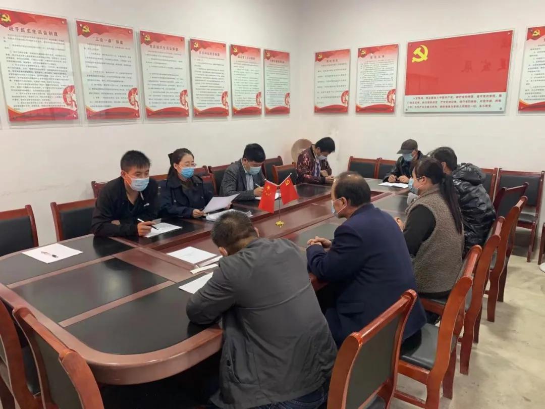 疫情防控“女斗士”心系群众“代购员”