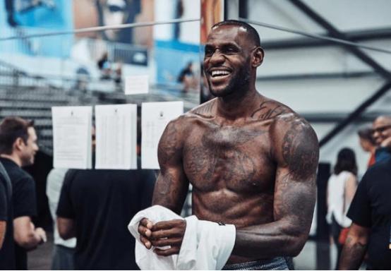 李铁评价极高的视频,李铁评价恒大国脚