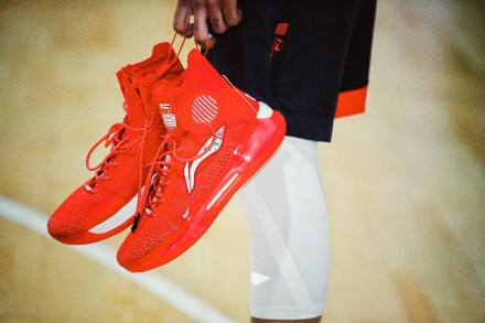 全掌zoom变一半就敢叫新科技的Alphadunk还不如䨻版本的驭帅13