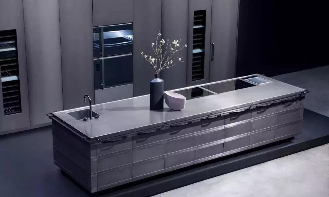 橱柜台面用大理石好还是石英石好,橱柜大理石台面宽度标准