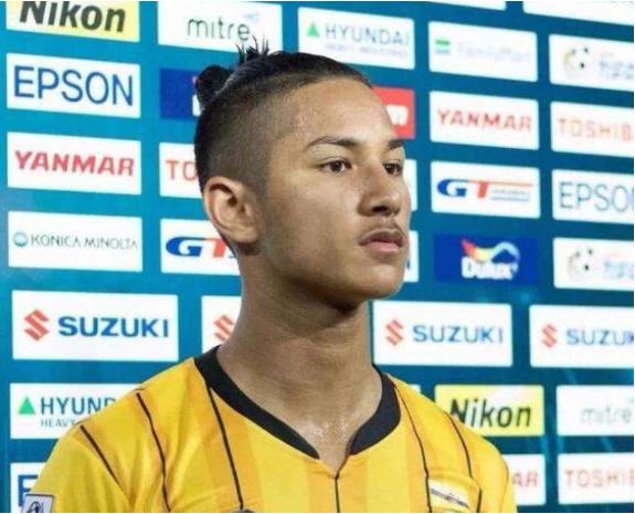 谁是足球远动员首富？此人财产是梅西33倍，如今用心做公益事业