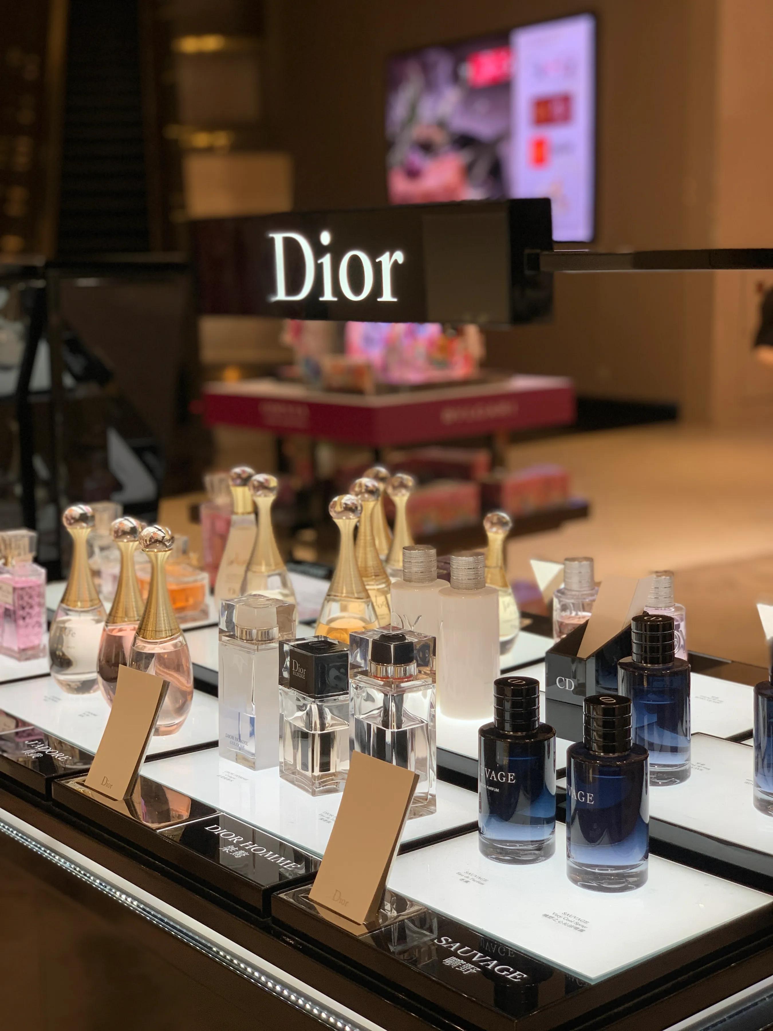 澳门免税店威尼斯跟dfs哪个便宜,澳门dfs环球免税店全攻略