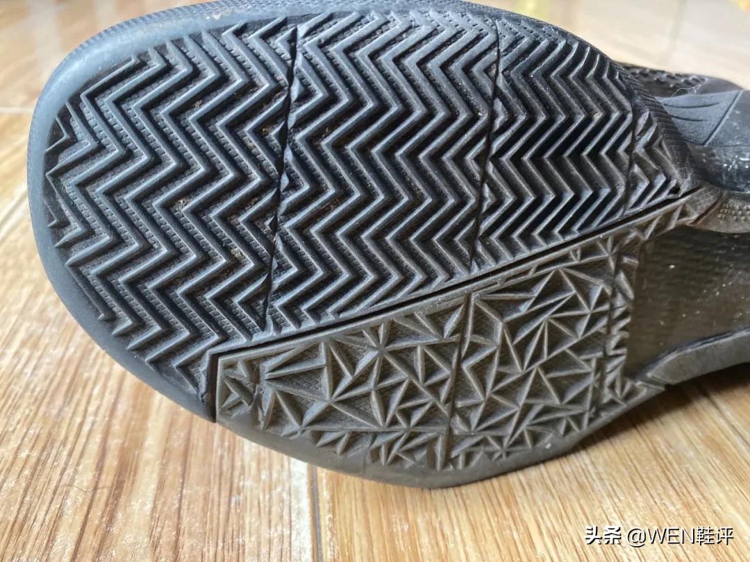 回顾科比上脚的10代战靴,生命的礼赞科比瓦妮莎