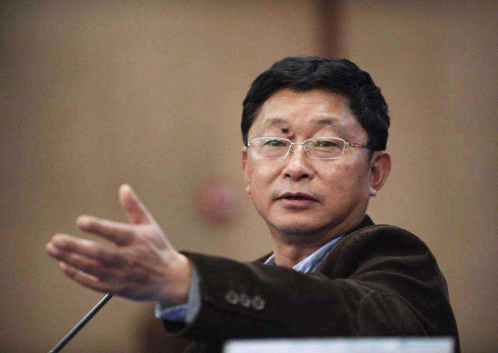 他们看起来和球八竿子打不着，居然都是隐藏的足球艺术鉴赏者！