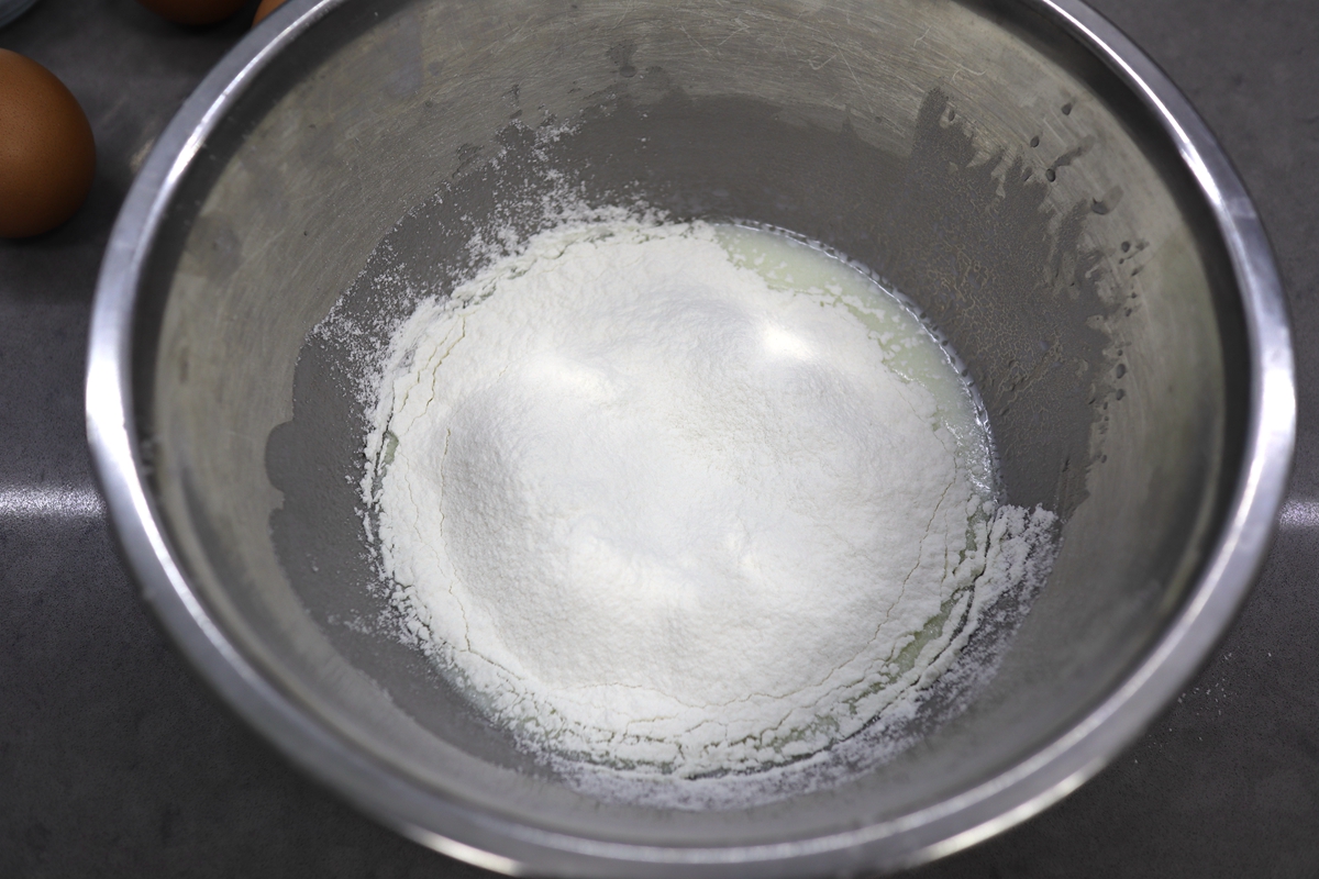 用电饭煲烤戚风蛋糕,戚风蛋糕电饭锅怎么做才松软