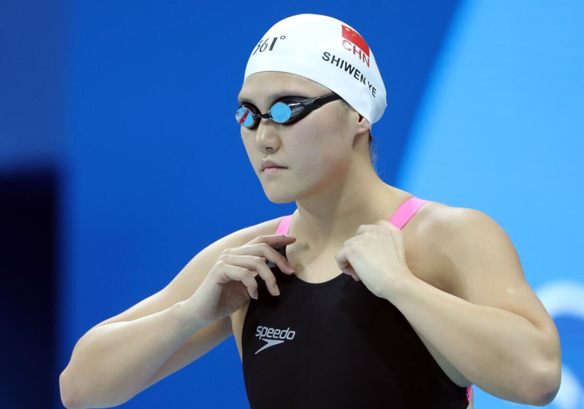 叶诗文重登领奖台,老将叶诗文上演惊天逆转