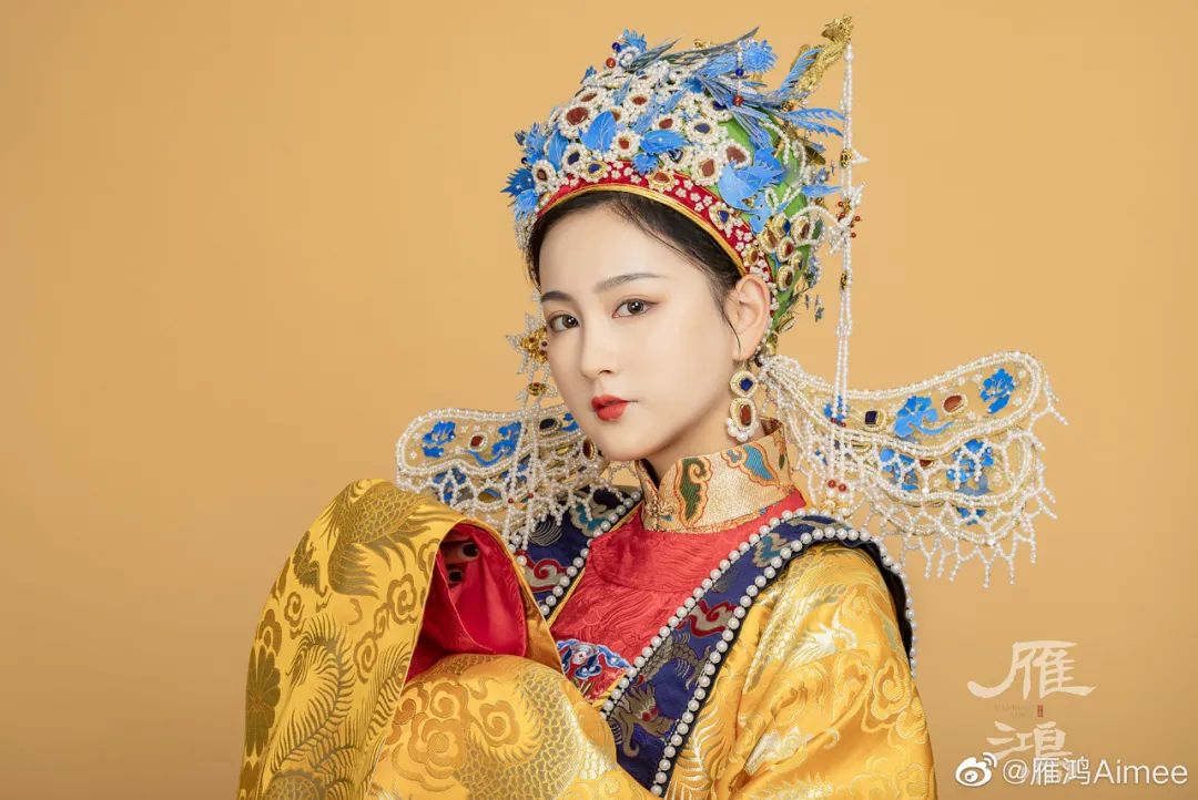 护士小姐用5毛钱的易拉罐，随手一剪猛翻千万倍，网友：手艺牛逼