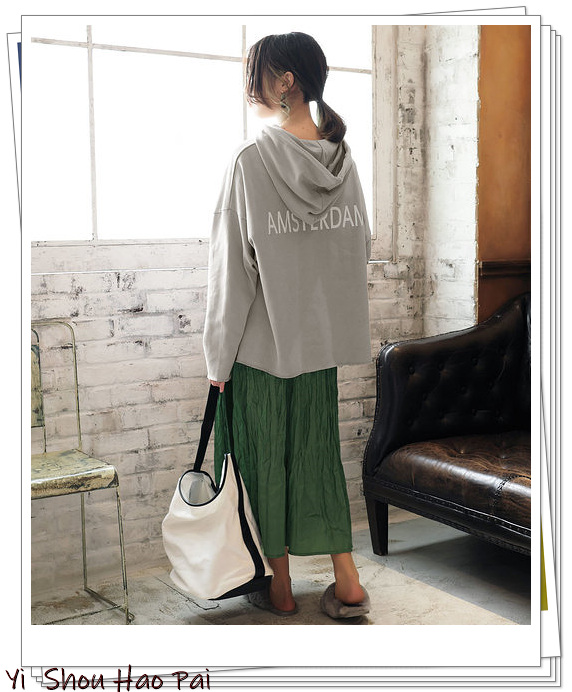 thombrowne灰色卫衣5码上身效果,春季灰色卫衣怎么搭配才好看