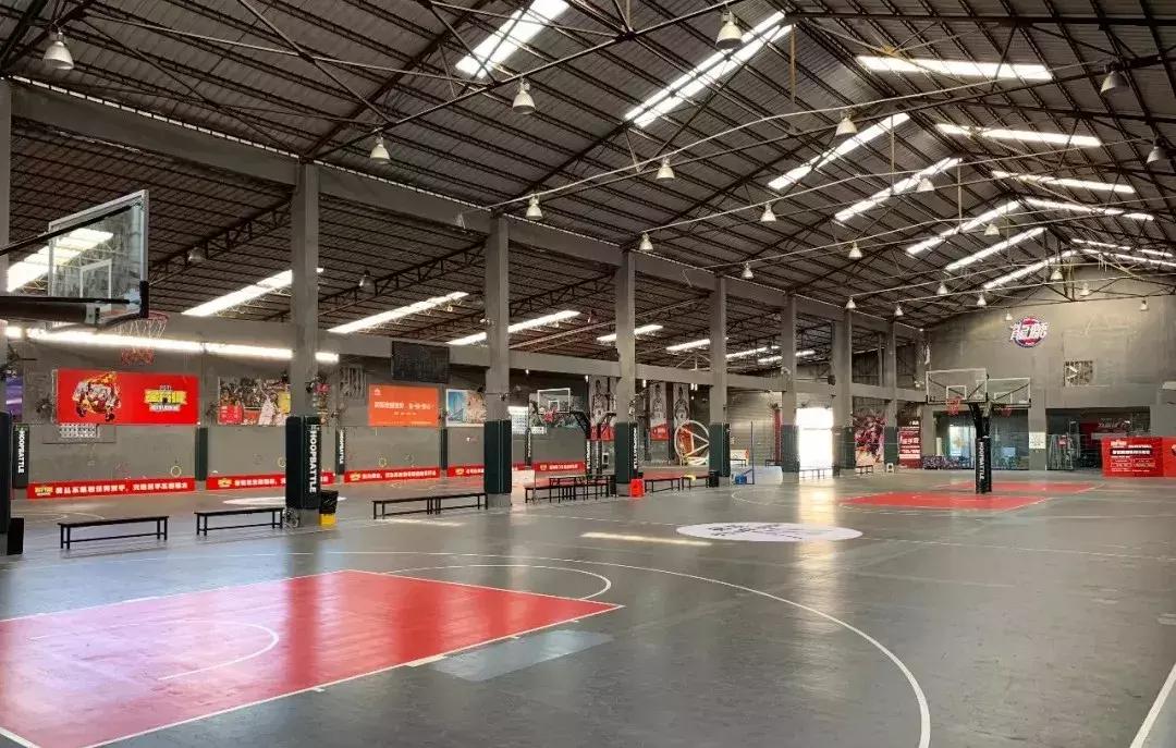 篮球因为热爱所以坚持比赛现场,篮球赛因为热爱所以坚持