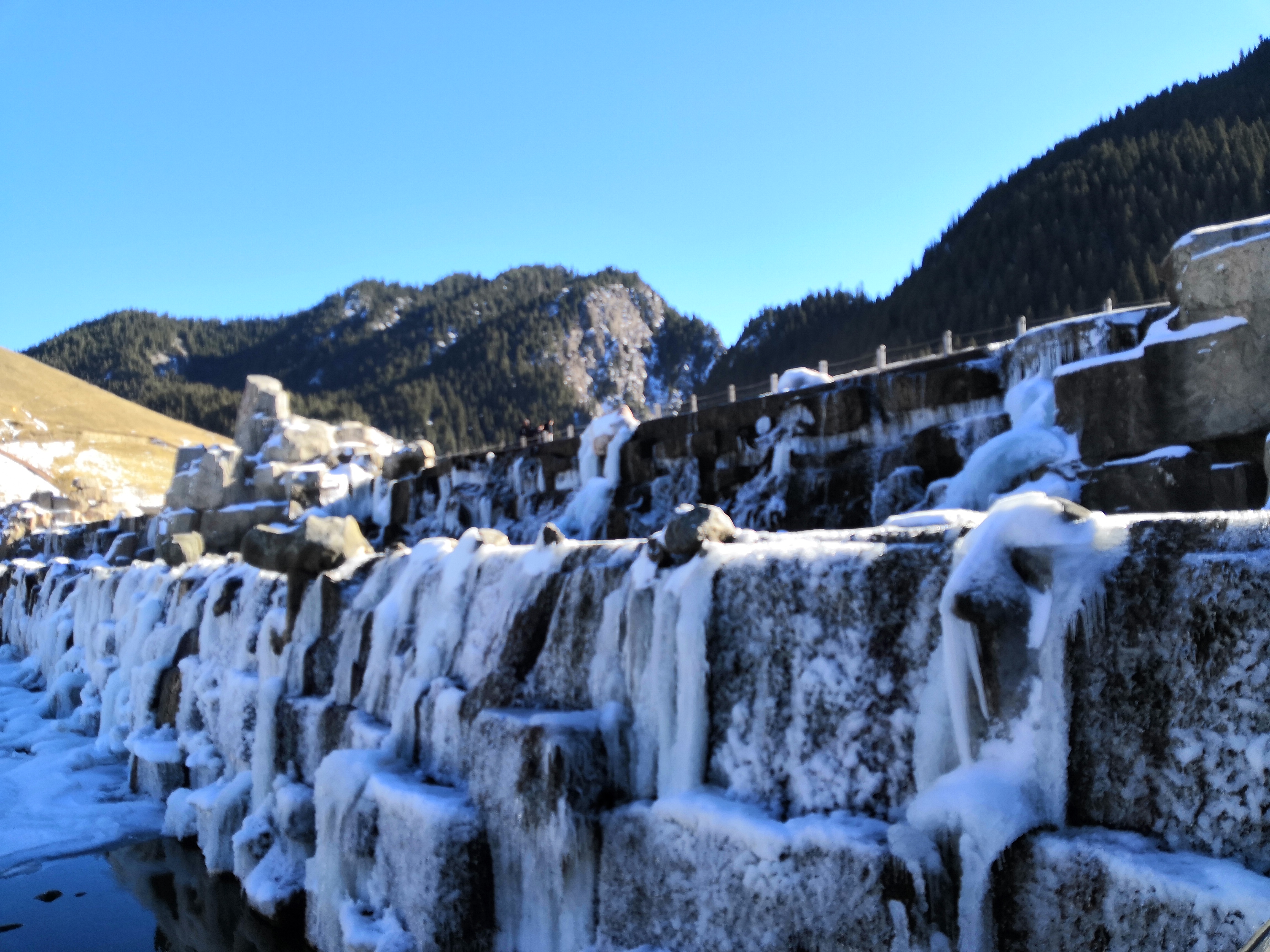 新疆北疆旅游攻略,南疆北疆旅游必去十大景点