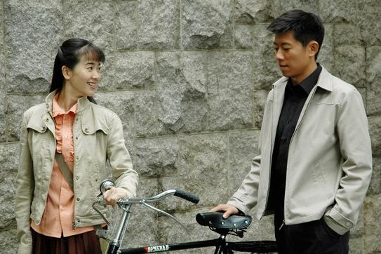 白月光是肖战和谁的,白月光是男主男扮女装的知乎小说