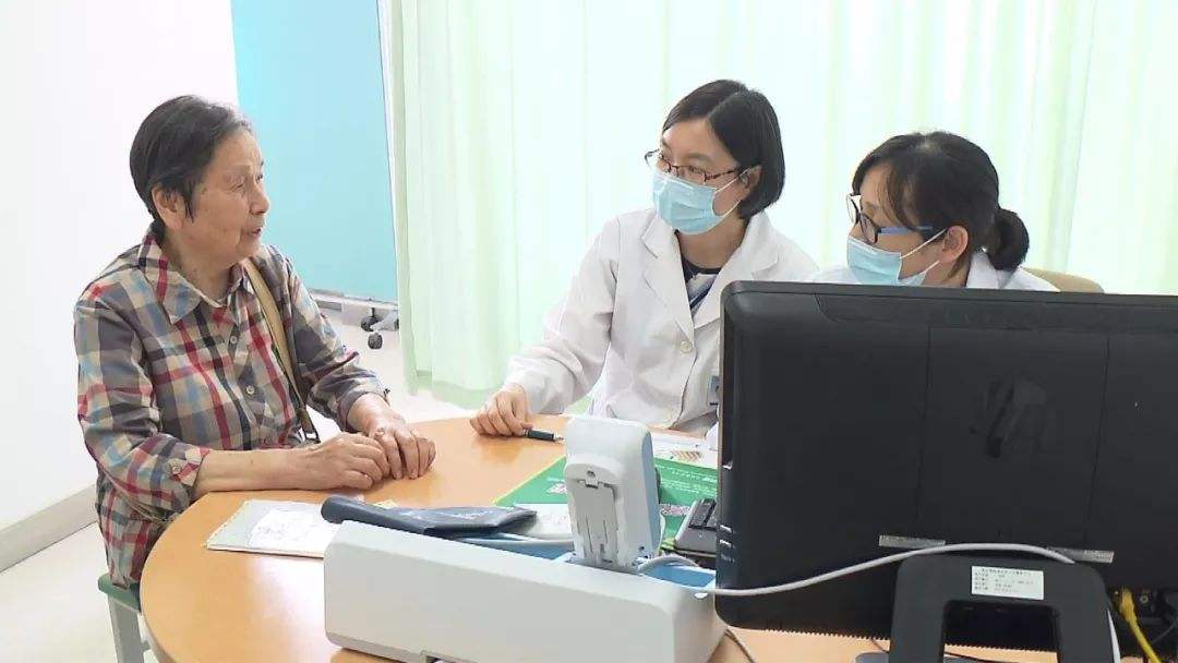 心脏不舒服服用两粒麝香保心丸,心脏老是抽痛一天特别频繁