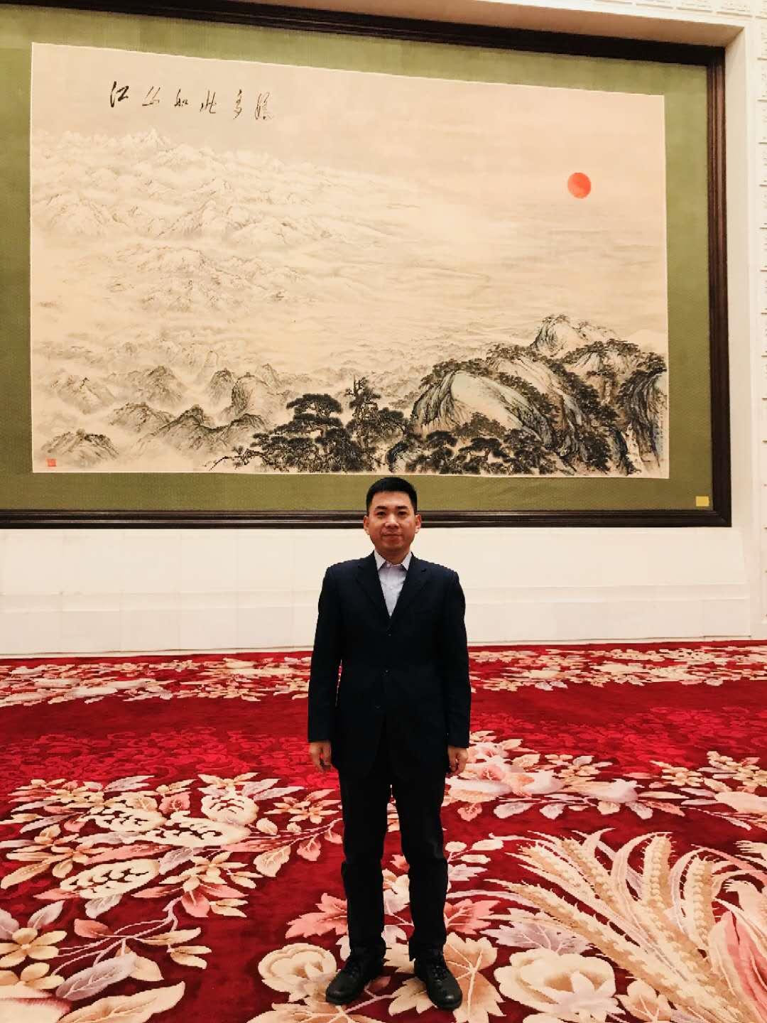 野草诗社理事会向全体诗友和关心、支持诗社的社会各界朋友拜年！