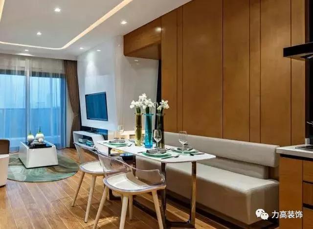 家里人少餐桌买圆还是方,小户型客厅小怎么选餐桌