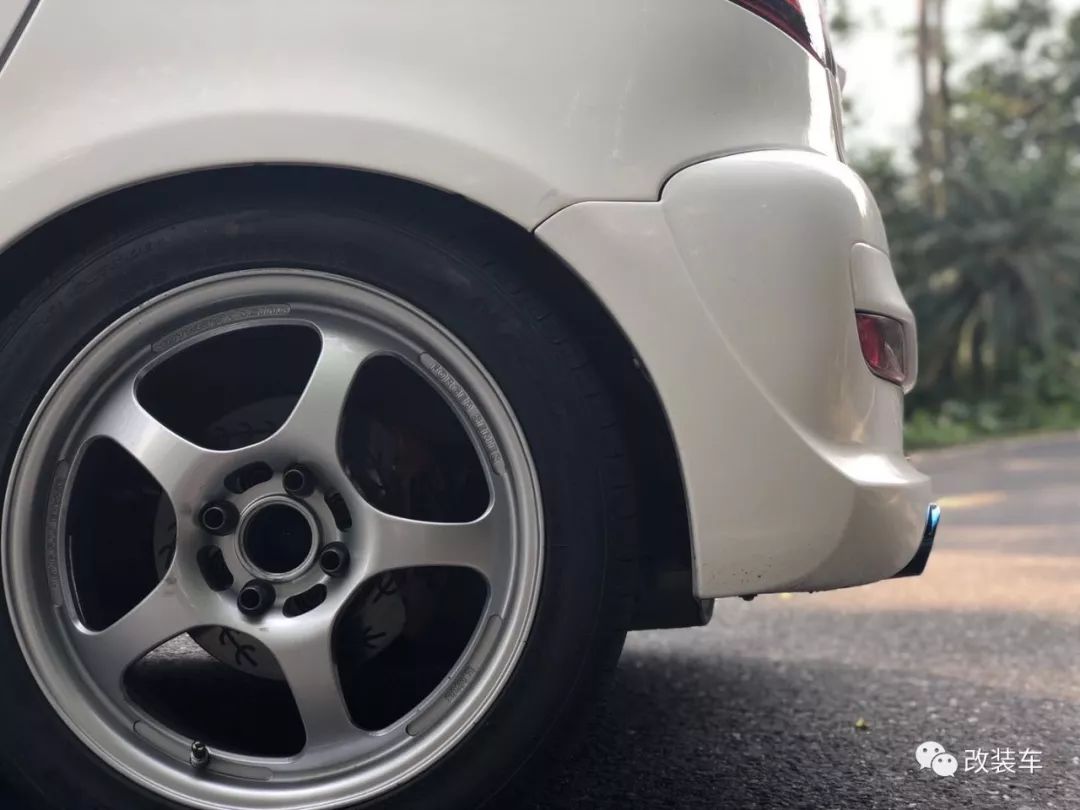 2011年的标致207当年卖多少钱,09年的标致207卖1万3划算吗