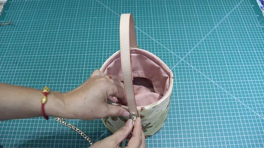 花间公主兔耳水桶包,mcm兔耳水桶包