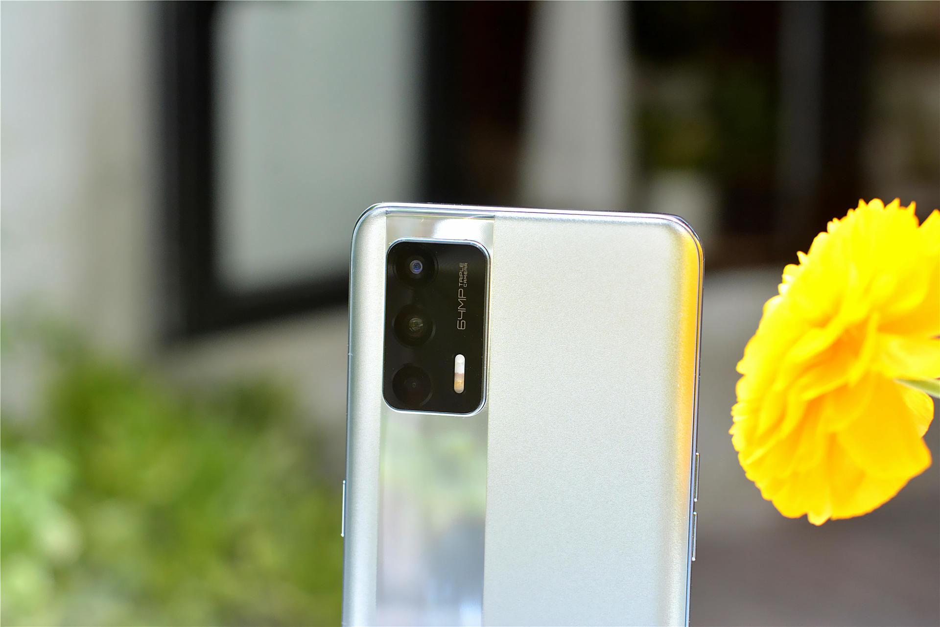 千元机红米对比旗舰机oppo,千元机市场黑马realmeq体验评测