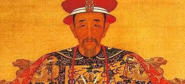 清朝康熙七年，湖北咸宁发现一条龙，被人*绑捆**着，受众人跪拜！